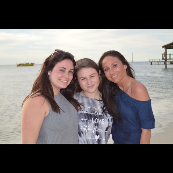 Meet Your Posher, Jessie - Picture 1 of 5